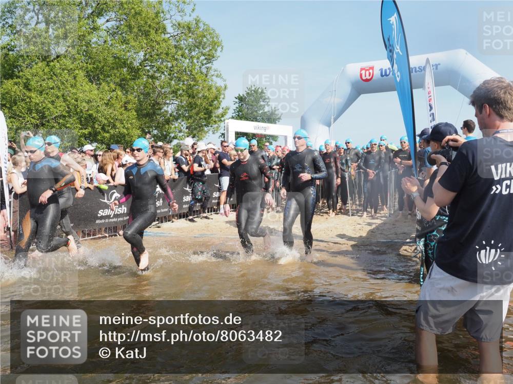 22.06.2025 - Viking Triathlon KatJ http://msf.ph/oto/8063482 22.06.2025 10:02:44 Schwimmen 98, 114, 161, 264, 323, 366, 427, 429, 430, 486, 552 meine-sportfotos.de