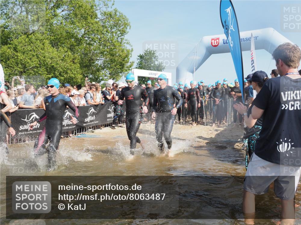 22.06.2025 - Viking Triathlon KatJ http://msf.ph/oto/8063487 22.06.2025 10:02:44 Schwimmen 98, 114, 161, 264, 323, 366, 427, 429, 430, 486, 552 meine-sportfotos.de
