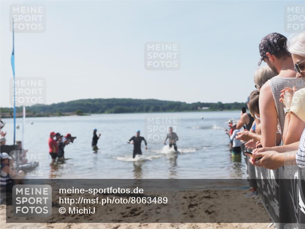 22.06.2025 - Viking Triathlon MichiJ http://msf.ph/oto/8063489 22.06.2025 10:25:03 Schwimmen 4, 521 meine-sportfotos.de
