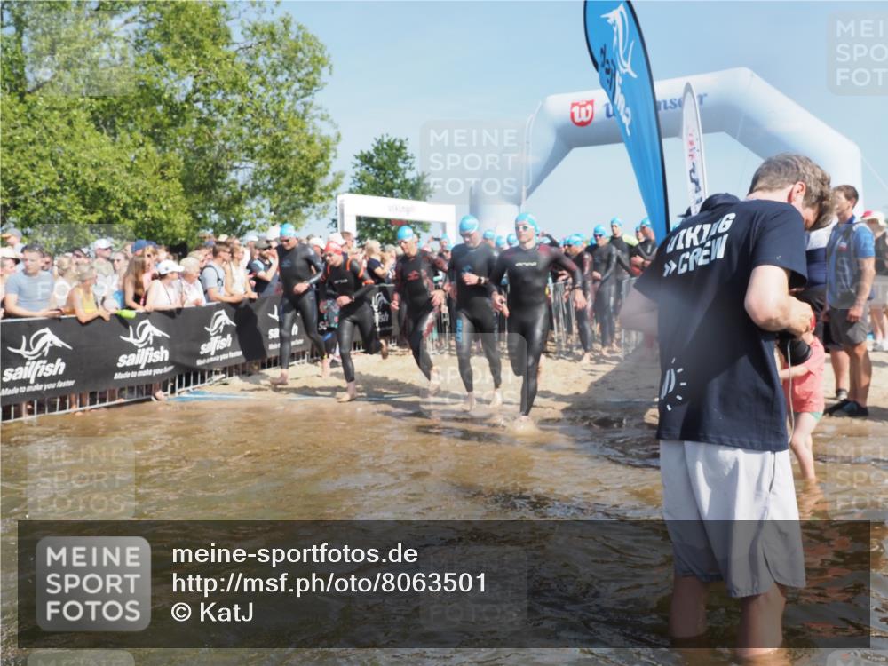 22.06.2025 - Viking Triathlon KatJ http://msf.ph/oto/8063501 22.06.2025 10:02:48 Schwimmen 40, 98, 161, 164, 264, 323, 340, 366, 427, 429, 430, 486, 548, 552, 608 meine-sportfotos.de