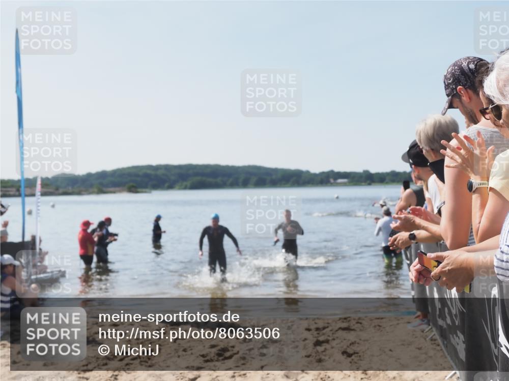 22.06.2025 - Viking Triathlon MichiJ http://msf.ph/oto/8063506 22.06.2025 10:25:05 Schwimmen 4, 521 meine-sportfotos.de