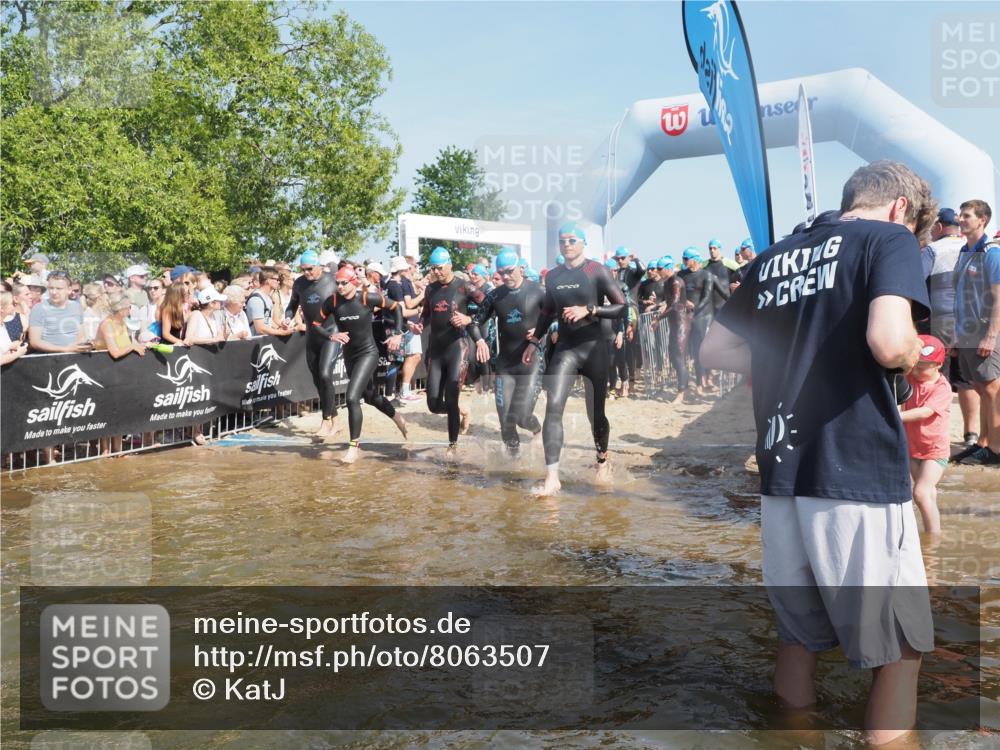22.06.2025 - Viking Triathlon KatJ http://msf.ph/oto/8063507 22.06.2025 10:02:48 Schwimmen 40, 98, 161, 164, 264, 323, 340, 366, 427, 429, 430, 486, 548, 552, 608 meine-sportfotos.de
