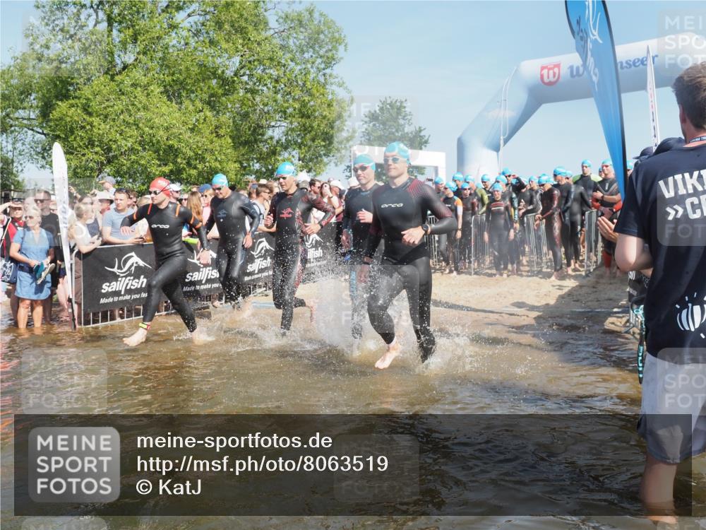 22.06.2025 - Viking Triathlon KatJ http://msf.ph/oto/8063519 22.06.2025 10:02:49 Schwimmen 5, 40, 43, 98, 164, 323, 340, 366, 427, 429, 430, 486, 548, 552, 554, 608 meine-sportfotos.de