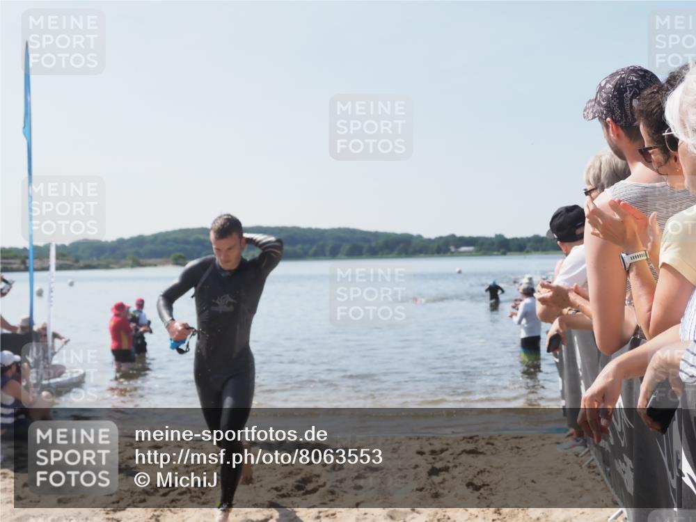 22.06.2025 - Viking Triathlon MichiJ http://msf.ph/oto/8063553 22.06.2025 10:25:09 Schwimmen 4, 521 meine-sportfotos.de