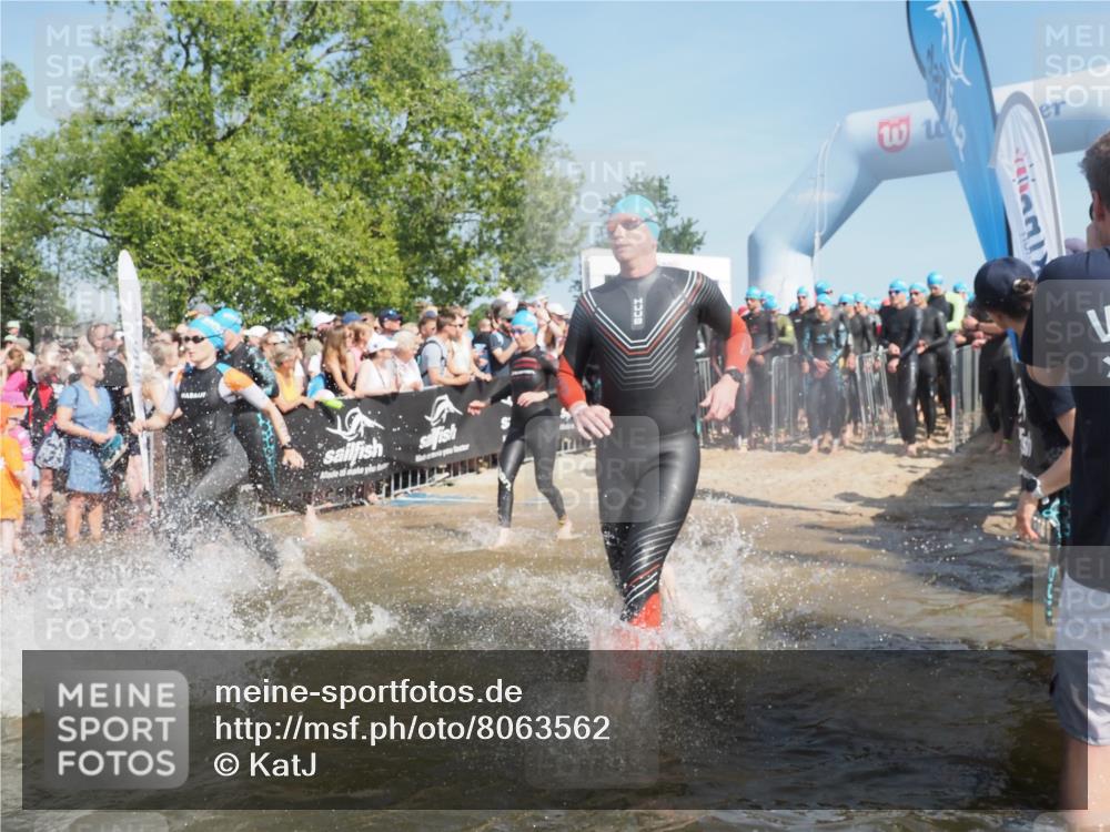 22.06.2025 - Viking Triathlon KatJ http://msf.ph/oto/8063562 22.06.2025 10:02:54 Schwimmen 5, 40, 43, 47, 98, 101, 154, 164, 233, 340, 398, 430, 475, 486, 548, 554, 608, 632 meine-sportfotos.de