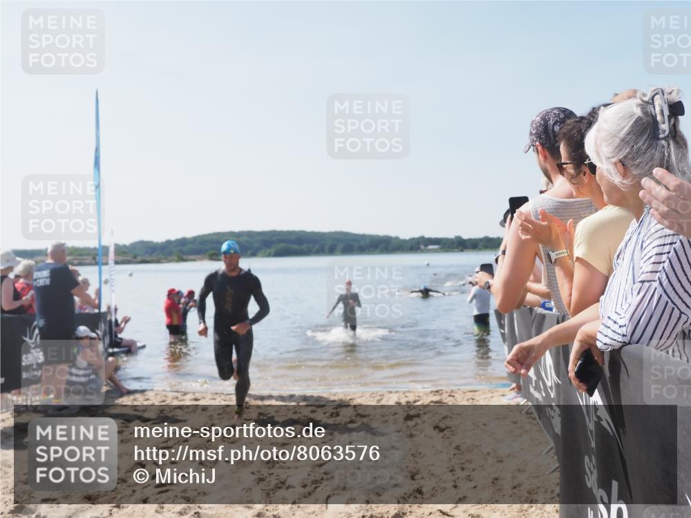 22.06.2025 - Viking Triathlon MichiJ http://msf.ph/oto/8063576 22.06.2025 10:25:29 Schwimmen 2, 122, 641 meine-sportfotos.de