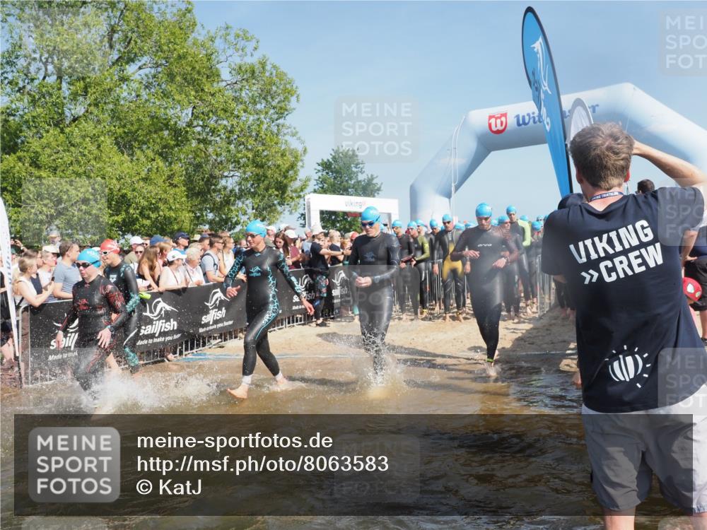 22.06.2025 - Viking Triathlon KatJ http://msf.ph/oto/8063583 22.06.2025 10:02:58 Schwimmen 5, 40, 43, 47, 101, 154, 164, 233, 340, 398, 475, 548, 554, 608, 632 meine-sportfotos.de