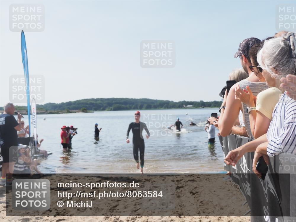 22.06.2025 - Viking Triathlon MichiJ http://msf.ph/oto/8063584 22.06.2025 10:25:32 Schwimmen 2, 122, 420, 641 meine-sportfotos.de