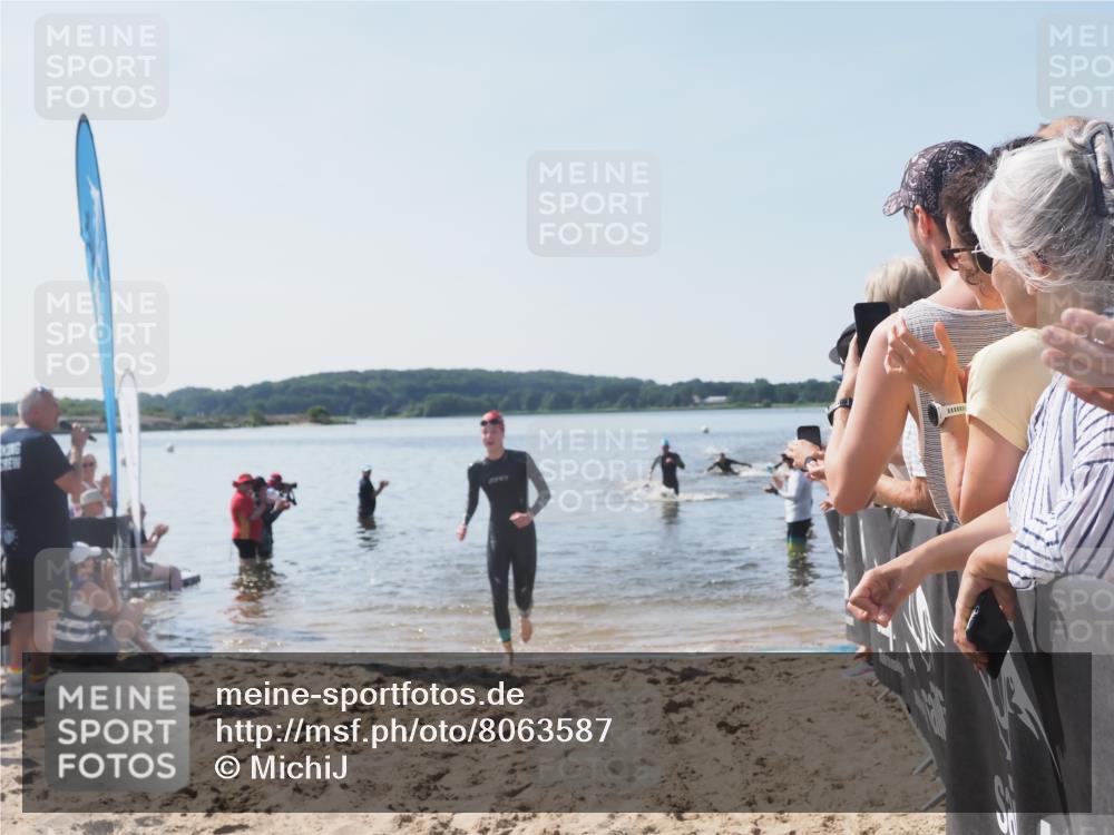 22.06.2025 - Viking Triathlon MichiJ http://msf.ph/oto/8063587 22.06.2025 10:25:32 Schwimmen 2, 122, 420, 641 meine-sportfotos.de