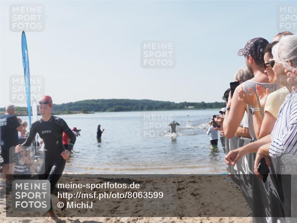22.06.2025 - Viking Triathlon MichiJ http://msf.ph/oto/8063599 22.06.2025 10:25:34 Schwimmen 2, 420, 544, 641 meine-sportfotos.de