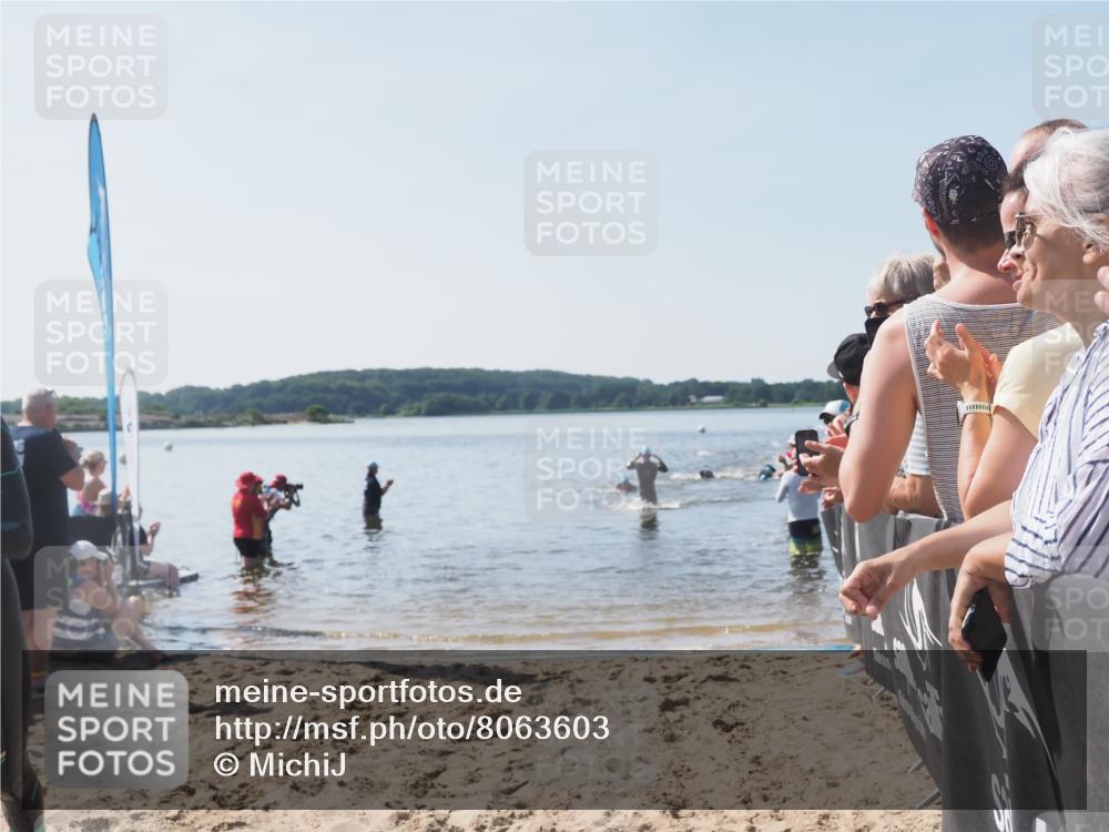 22.06.2025 - Viking Triathlon MichiJ http://msf.ph/oto/8063603 22.06.2025 10:25:34 Schwimmen 2, 420, 544, 641 meine-sportfotos.de