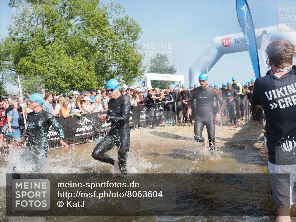 22.06.2025 - Viking Triathlon KatJ http://msf.ph/oto/8063604 22.06.2025 10:02:59 Schwimmen 5, 40, 43, 47, 101, 154, 164, 177, 204, 233, 340, 349, 398, 475, 478, 548, 554, 602, 608, 632 meine-sportfotos.de