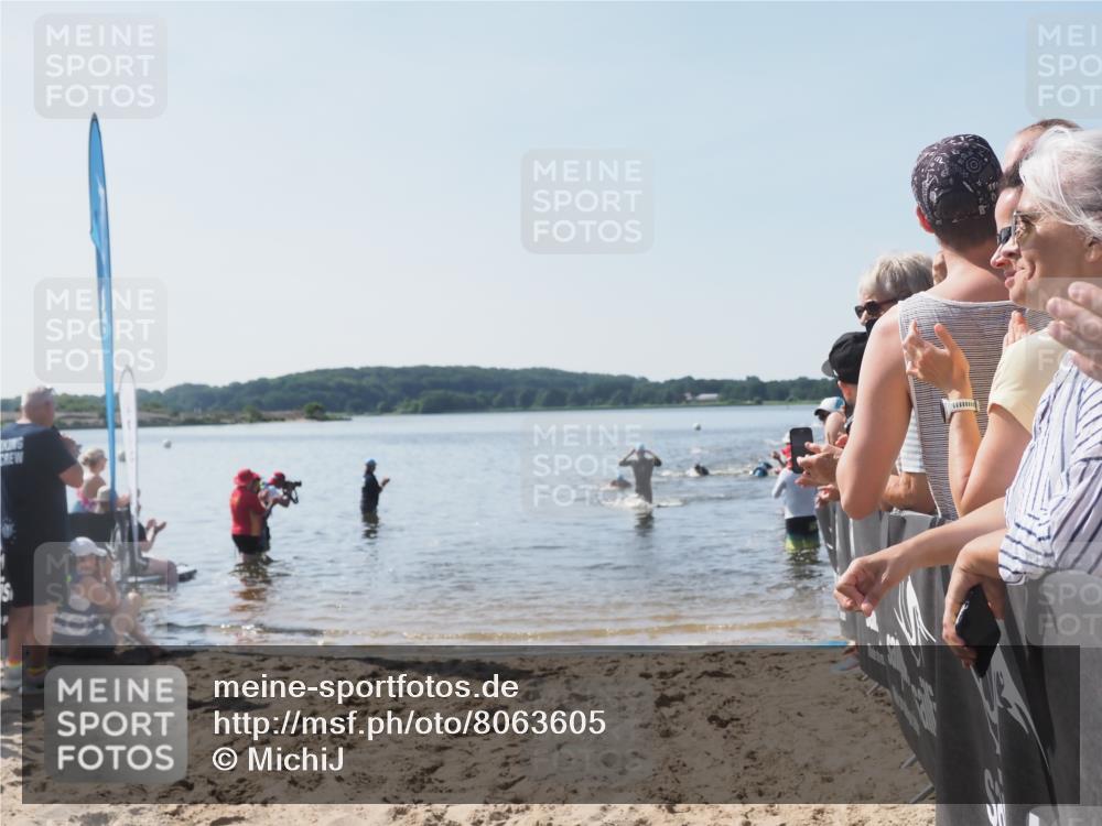 22.06.2025 - Viking Triathlon MichiJ http://msf.ph/oto/8063605 22.06.2025 10:25:34 Schwimmen 2, 420, 544, 641 meine-sportfotos.de