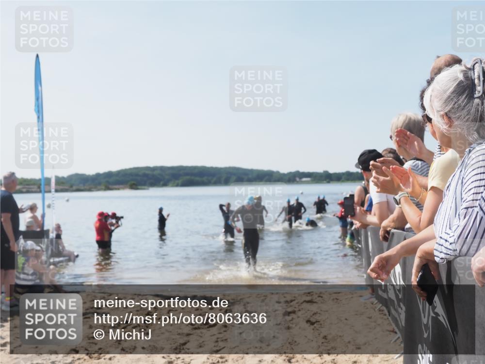 22.06.2025 - Viking Triathlon MichiJ http://msf.ph/oto/8063636 22.06.2025 10:25:44 Schwimmen 2, 10, 420, 455, 485, 544, 557 meine-sportfotos.de