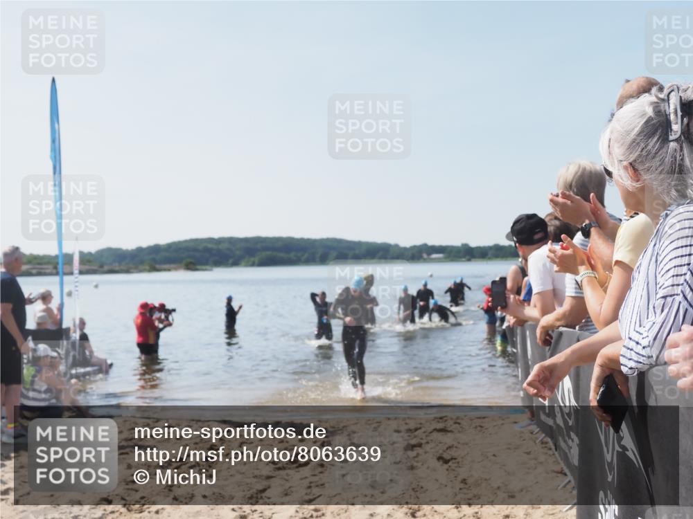 22.06.2025 - Viking Triathlon MichiJ http://msf.ph/oto/8063639 22.06.2025 10:25:44 Schwimmen 2, 10, 420, 455, 485, 544, 557 meine-sportfotos.de