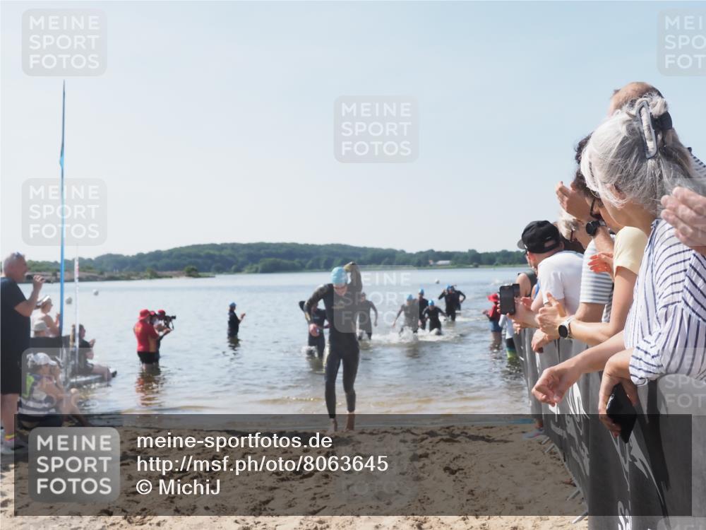 22.06.2025 - Viking Triathlon MichiJ http://msf.ph/oto/8063645 22.06.2025 10:25:45 Schwimmen 2, 10, 420, 455, 485, 544, 557 meine-sportfotos.de