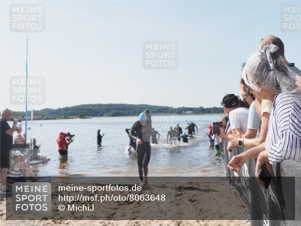 22.06.2025 - Viking Triathlon MichiJ http://msf.ph/oto/8063648 22.06.2025 10:25:46 Schwimmen 2, 10, 49, 420, 455, 485, 544, 557 meine-sportfotos.de