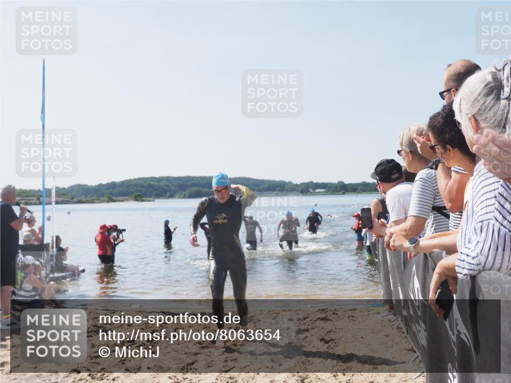 22.06.2025 - Viking Triathlon MichiJ http://msf.ph/oto/8063654 22.06.2025 10:25:47 Schwimmen 2, 10, 49, 420, 455, 485, 544, 557 meine-sportfotos.de