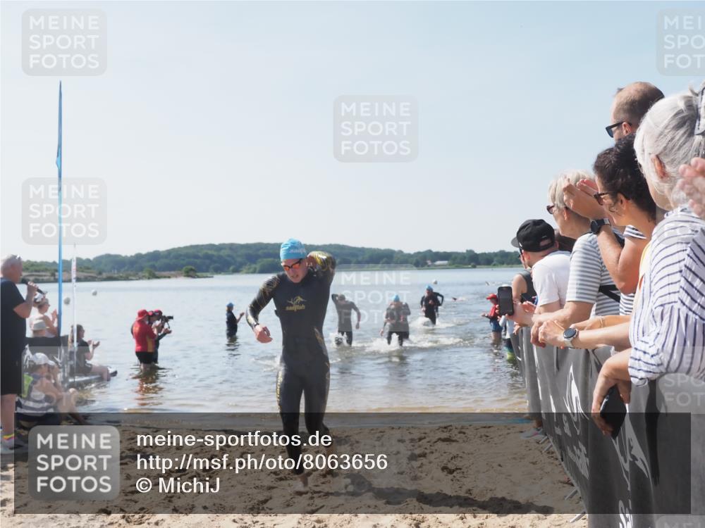 22.06.2025 - Viking Triathlon MichiJ http://msf.ph/oto/8063656 22.06.2025 10:25:47 Schwimmen 2, 10, 49, 420, 455, 485, 544, 557 meine-sportfotos.de