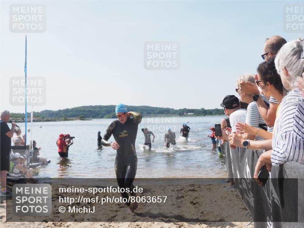 22.06.2025 - Viking Triathlon MichiJ http://msf.ph/oto/8063657 22.06.2025 10:25:47 Schwimmen 2, 10, 49, 420, 455, 485, 544, 557 meine-sportfotos.de