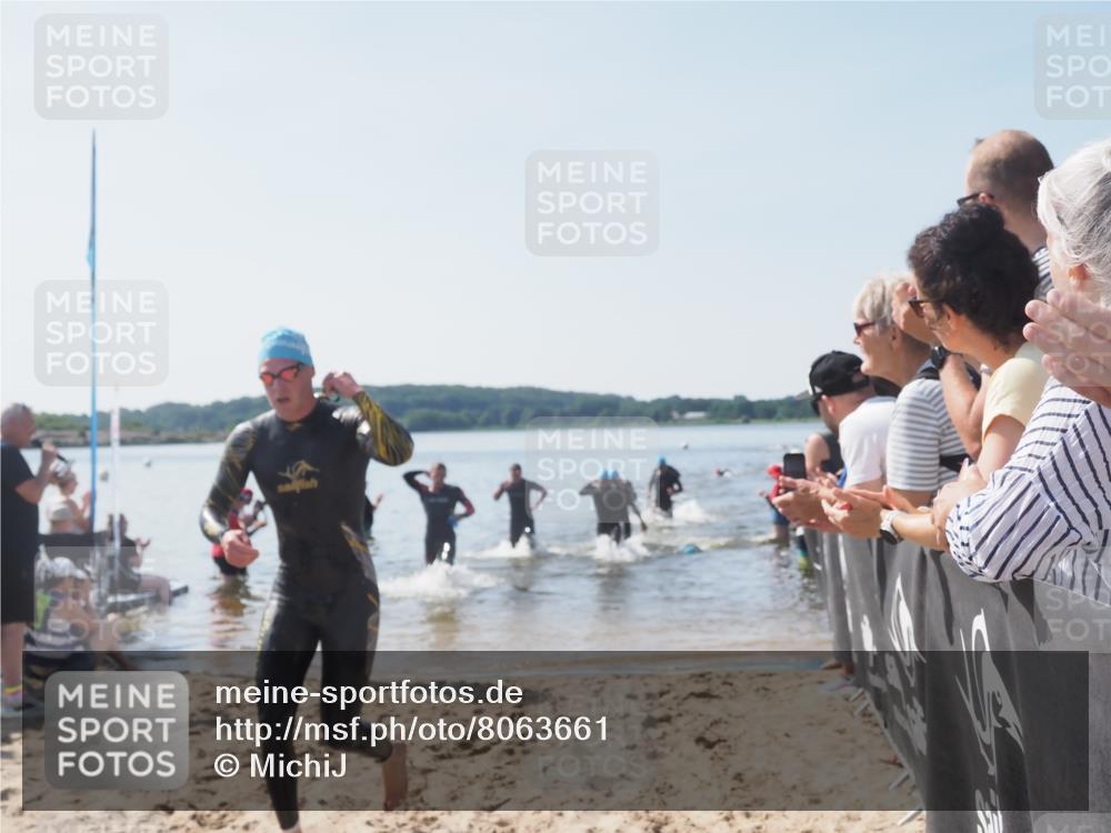 22.06.2025 - Viking Triathlon MichiJ http://msf.ph/oto/8063661 22.06.2025 10:25:48 Schwimmen 10, 49, 420, 455, 485, 544, 557 meine-sportfotos.de