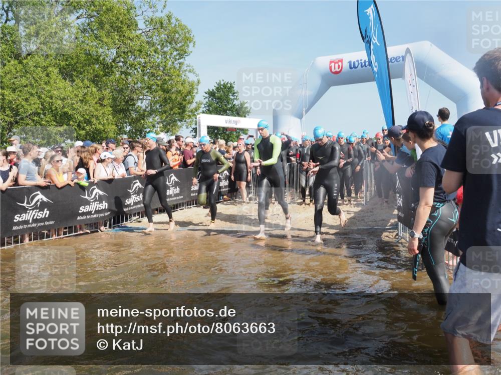 22.06.2025 - Viking Triathlon KatJ http://msf.ph/oto/8063663 22.06.2025 10:03:08 Schwimmen 101, 177, 187, 204, 208, 233, 334, 349, 398, 478, 505, 524, 602, 632 meine-sportfotos.de
