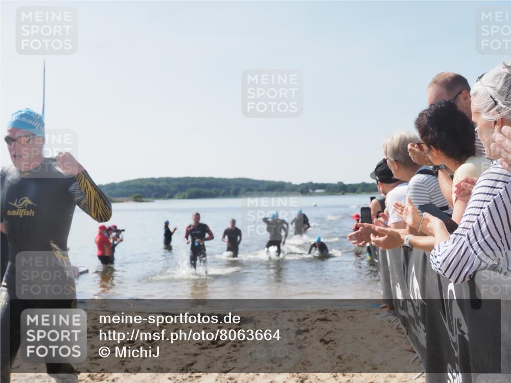 22.06.2025 - Viking Triathlon MichiJ http://msf.ph/oto/8063664 22.06.2025 10:25:48 Schwimmen 10, 49, 420, 455, 485, 544, 557 meine-sportfotos.de