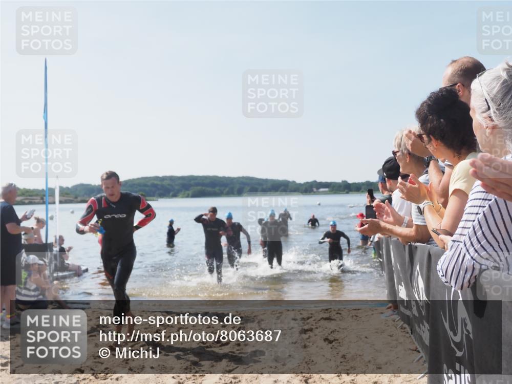 22.06.2025 - Viking Triathlon MichiJ http://msf.ph/oto/8063687 22.06.2025 10:25:51 Schwimmen 10, 49, 420, 455, 485, 544, 557, 642 meine-sportfotos.de
