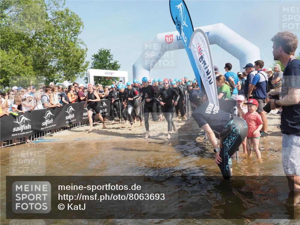 22.06.2025 - Viking Triathlon KatJ http://msf.ph/oto/8063693 22.06.2025 10:03:12 Schwimmen 20, 134, 177, 187, 204, 208, 334, 348, 349, 478, 505, 524, 602, 636, 660 meine-sportfotos.de