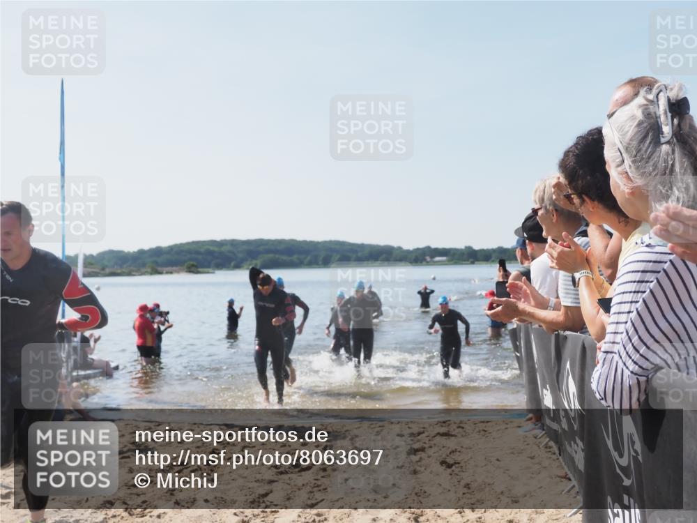 22.06.2025 - Viking Triathlon MichiJ http://msf.ph/oto/8063697 22.06.2025 10:25:52 Schwimmen 10, 49, 420, 455, 485, 544, 557, 642 meine-sportfotos.de