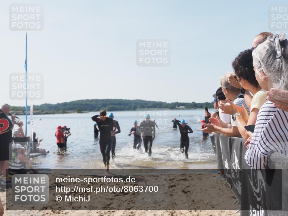 22.06.2025 - Viking Triathlon MichiJ http://msf.ph/oto/8063700 22.06.2025 10:25:53 Schwimmen 10, 49, 420, 455, 485, 544, 557, 642 meine-sportfotos.de