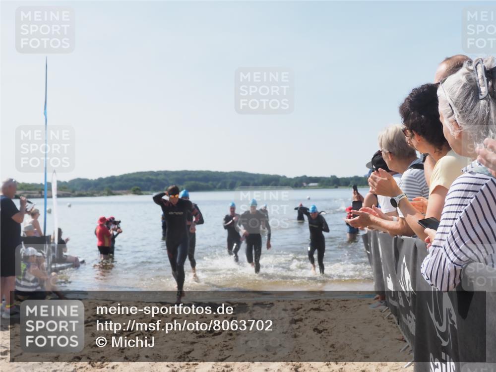 22.06.2025 - Viking Triathlon MichiJ http://msf.ph/oto/8063702 22.06.2025 10:25:53 Schwimmen 10, 49, 420, 455, 485, 544, 557, 642 meine-sportfotos.de