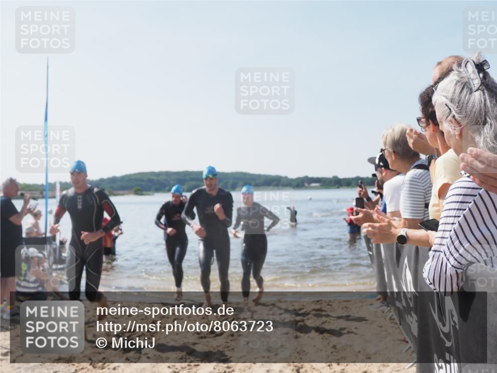 22.06.2025 - Viking Triathlon MichiJ http://msf.ph/oto/8063723 22.06.2025 10:25:55 Schwimmen 10, 49, 455, 485, 544, 557, 642 meine-sportfotos.de