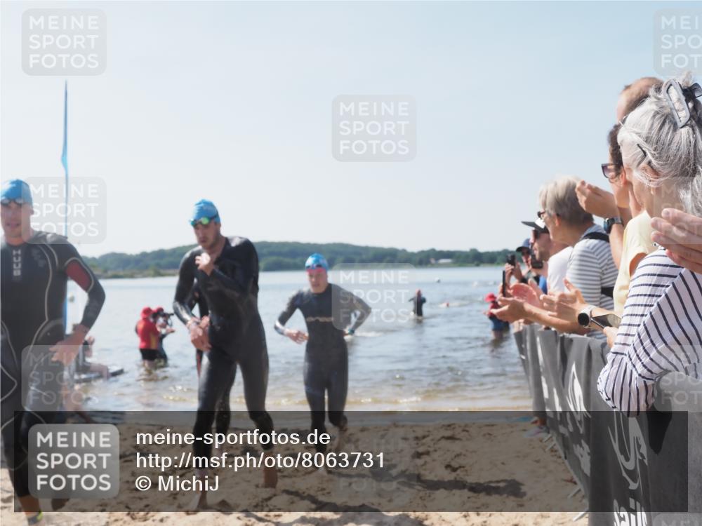 22.06.2025 - Viking Triathlon MichiJ http://msf.ph/oto/8063731 22.06.2025 10:25:56 Schwimmen 10, 49, 455, 485, 557, 642 meine-sportfotos.de