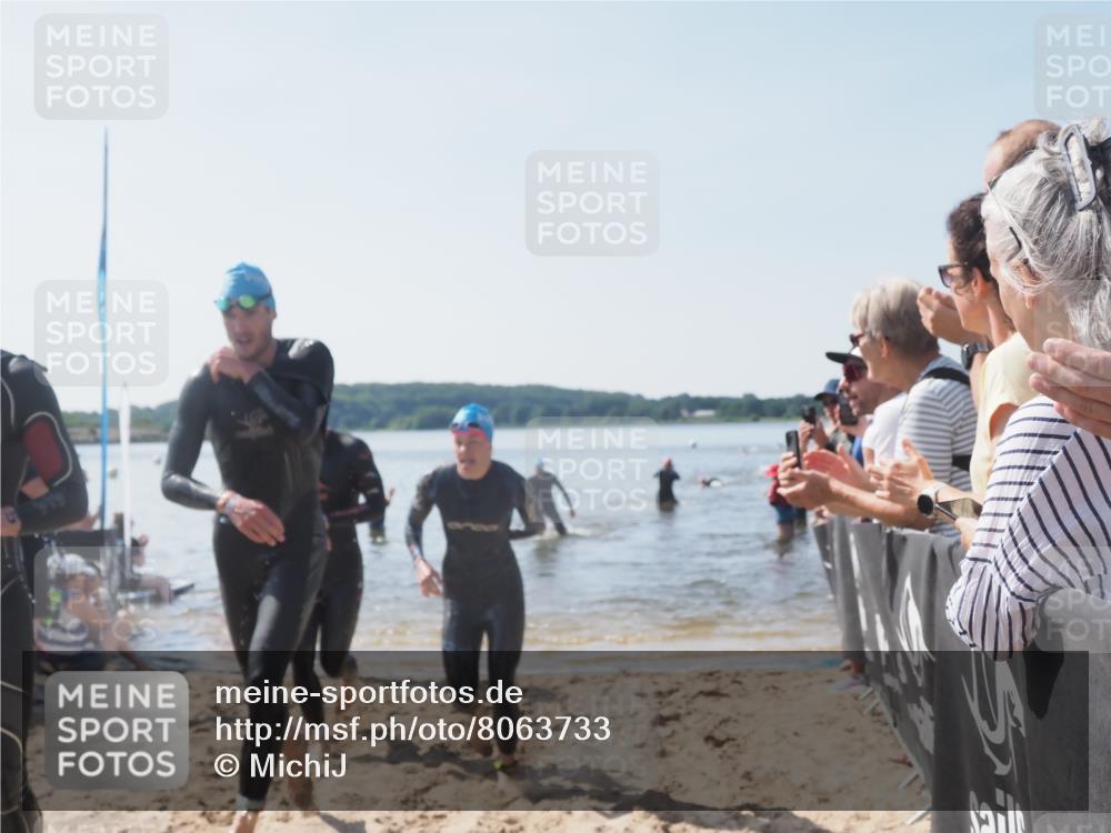 22.06.2025 - Viking Triathlon MichiJ http://msf.ph/oto/8063733 22.06.2025 10:25:56 Schwimmen 10, 49, 455, 485, 557, 642 meine-sportfotos.de