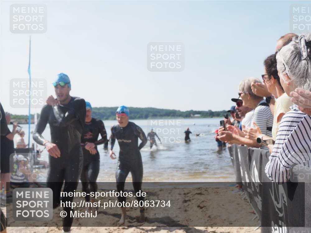 22.06.2025 - Viking Triathlon MichiJ http://msf.ph/oto/8063734 22.06.2025 10:25:56 Schwimmen 10, 49, 455, 485, 557, 642 meine-sportfotos.de