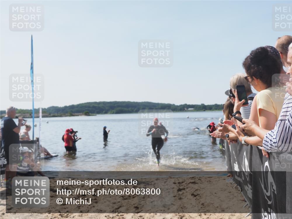 22.06.2025 - Viking Triathlon MichiJ http://msf.ph/oto/8063800 22.06.2025 10:26:07 Schwimmen 9, 49, 526, 617, 642 meine-sportfotos.de