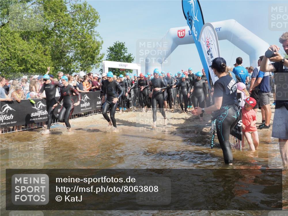 22.06.2025 - Viking Triathlon KatJ http://msf.ph/oto/8063808 22.06.2025 10:03:28 Schwimmen 25, 34, 42, 88, 89, 163, 182, 221, 229, 251, 324, 332, 454, 540, 556 meine-sportfotos.de