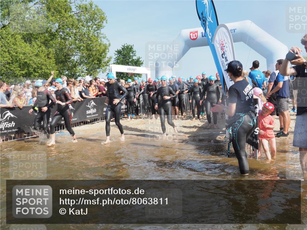 22.06.2025 - Viking Triathlon KatJ http://msf.ph/oto/8063811 22.06.2025 10:03:28 Schwimmen 25, 34, 42, 88, 89, 163, 182, 221, 229, 251, 324, 332, 454, 540, 556 meine-sportfotos.de