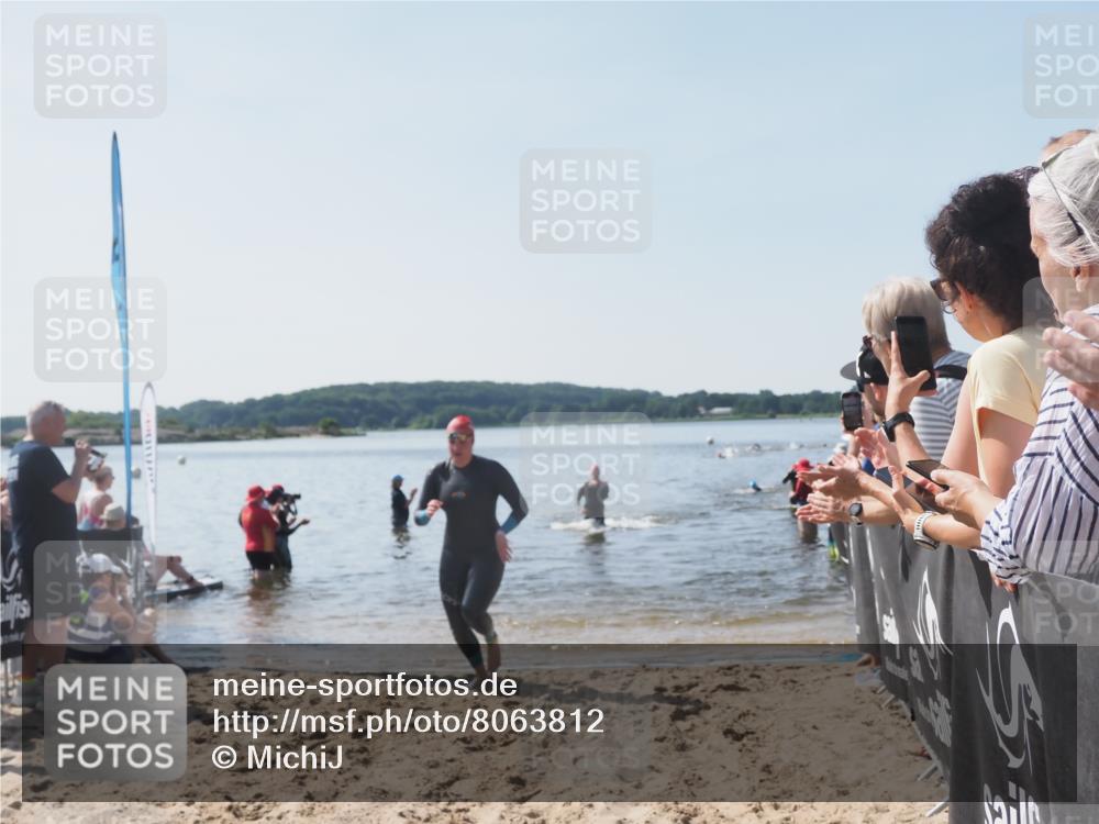 22.06.2025 - Viking Triathlon MichiJ http://msf.ph/oto/8063812 22.06.2025 10:26:08 Schwimmen 9, 526, 617, 642 meine-sportfotos.de