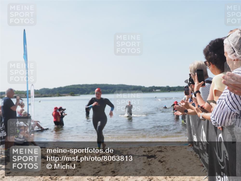 22.06.2025 - Viking Triathlon MichiJ http://msf.ph/oto/8063813 22.06.2025 10:26:09 Schwimmen 9, 526, 617, 642 meine-sportfotos.de