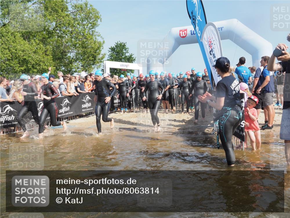22.06.2025 - Viking Triathlon KatJ http://msf.ph/oto/8063814 22.06.2025 10:03:28 Schwimmen 25, 34, 42, 88, 89, 163, 182, 221, 229, 251, 324, 332, 454, 540, 556 meine-sportfotos.de