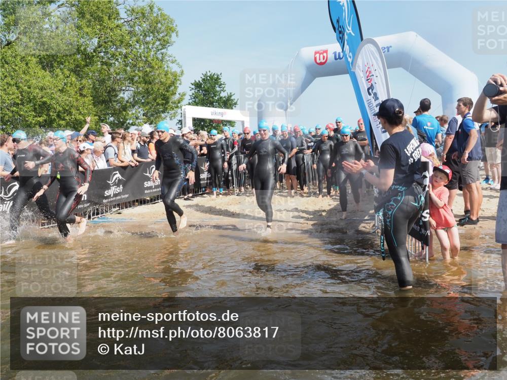 22.06.2025 - Viking Triathlon KatJ http://msf.ph/oto/8063817 22.06.2025 10:03:28 Schwimmen 25, 34, 42, 88, 89, 163, 182, 221, 229, 251, 324, 332, 454, 540, 556 meine-sportfotos.de