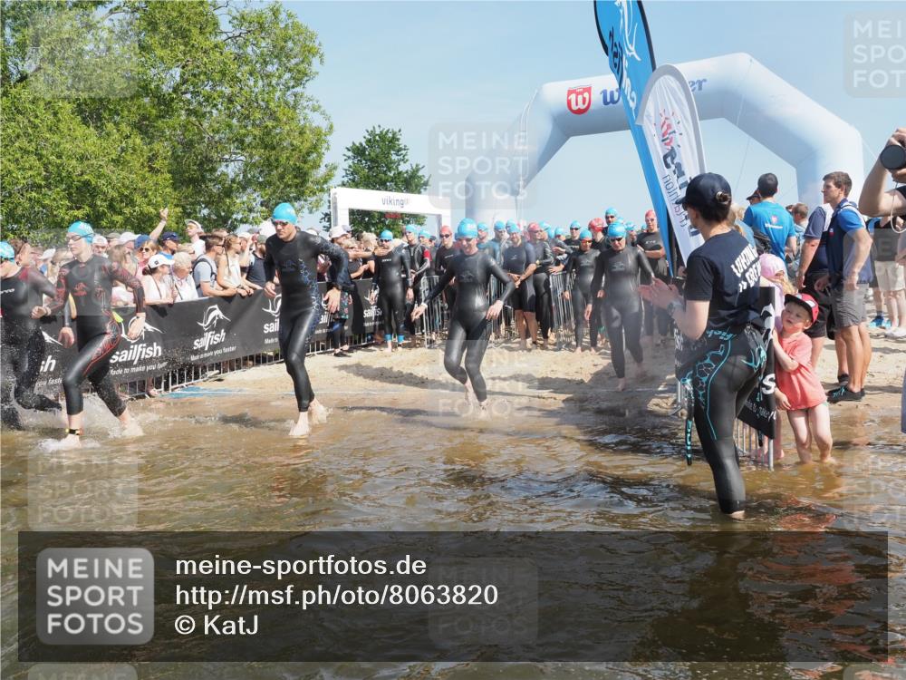 22.06.2025 - Viking Triathlon KatJ http://msf.ph/oto/8063820 22.06.2025 10:03:28 Schwimmen 25, 34, 42, 88, 89, 163, 182, 221, 229, 251, 324, 332, 454, 540, 556 meine-sportfotos.de