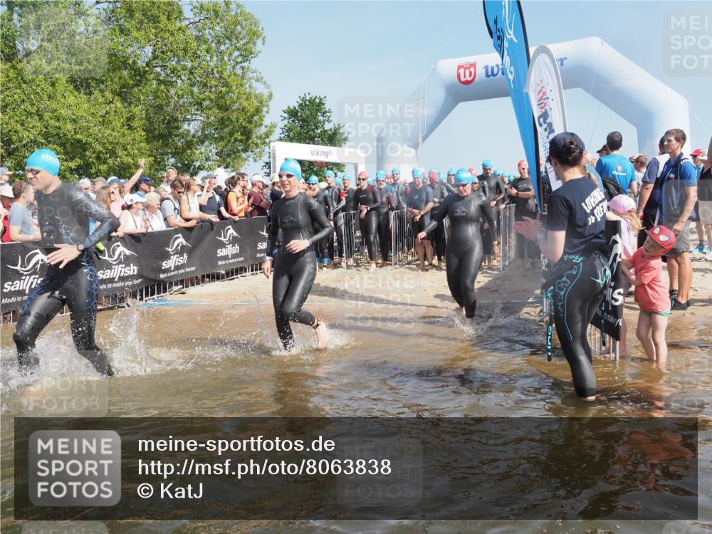 22.06.2025 - Viking Triathlon KatJ http://msf.ph/oto/8063838 22.06.2025 10:03:30 Schwimmen 25, 42, 58, 88, 179, 182, 221, 251, 324, 332, 434, 454, 556, 645, 659 meine-sportfotos.de