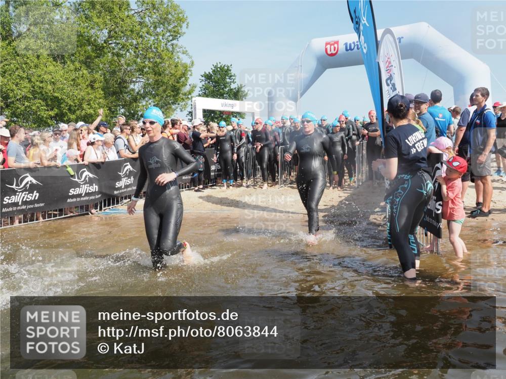 22.06.2025 - Viking Triathlon KatJ http://msf.ph/oto/8063844 22.06.2025 10:03:30 Schwimmen 25, 42, 58, 88, 179, 182, 221, 251, 324, 332, 434, 454, 556, 645, 659 meine-sportfotos.de