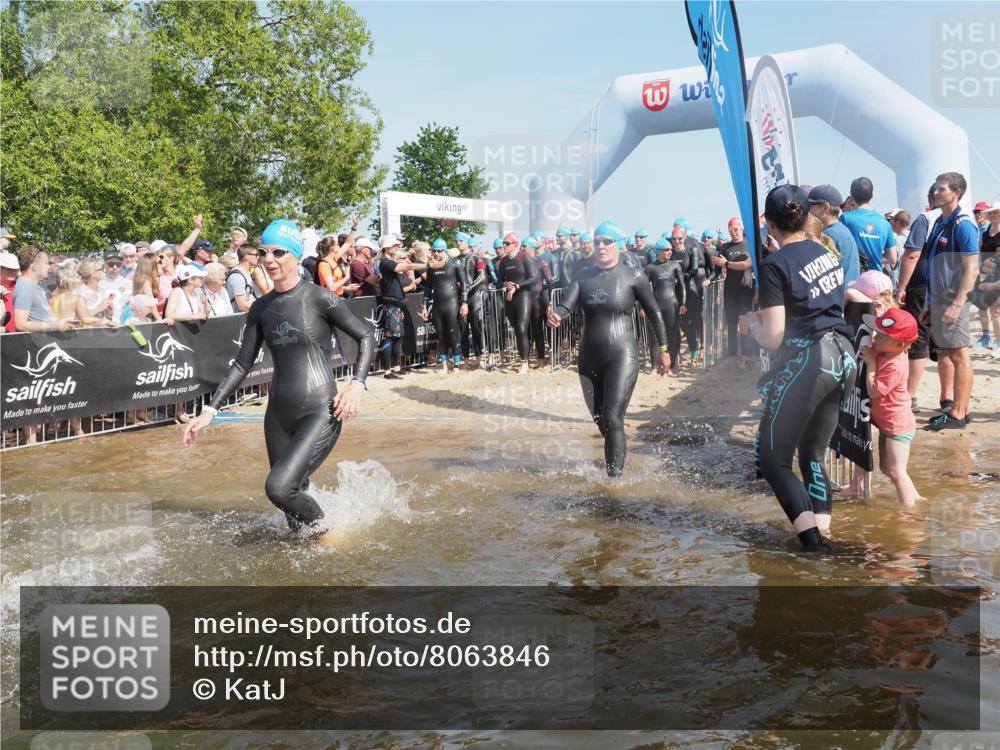 22.06.2025 - Viking Triathlon KatJ http://msf.ph/oto/8063846 22.06.2025 10:03:30 Schwimmen 25, 42, 58, 88, 179, 182, 221, 251, 324, 332, 434, 454, 556, 645, 659 meine-sportfotos.de