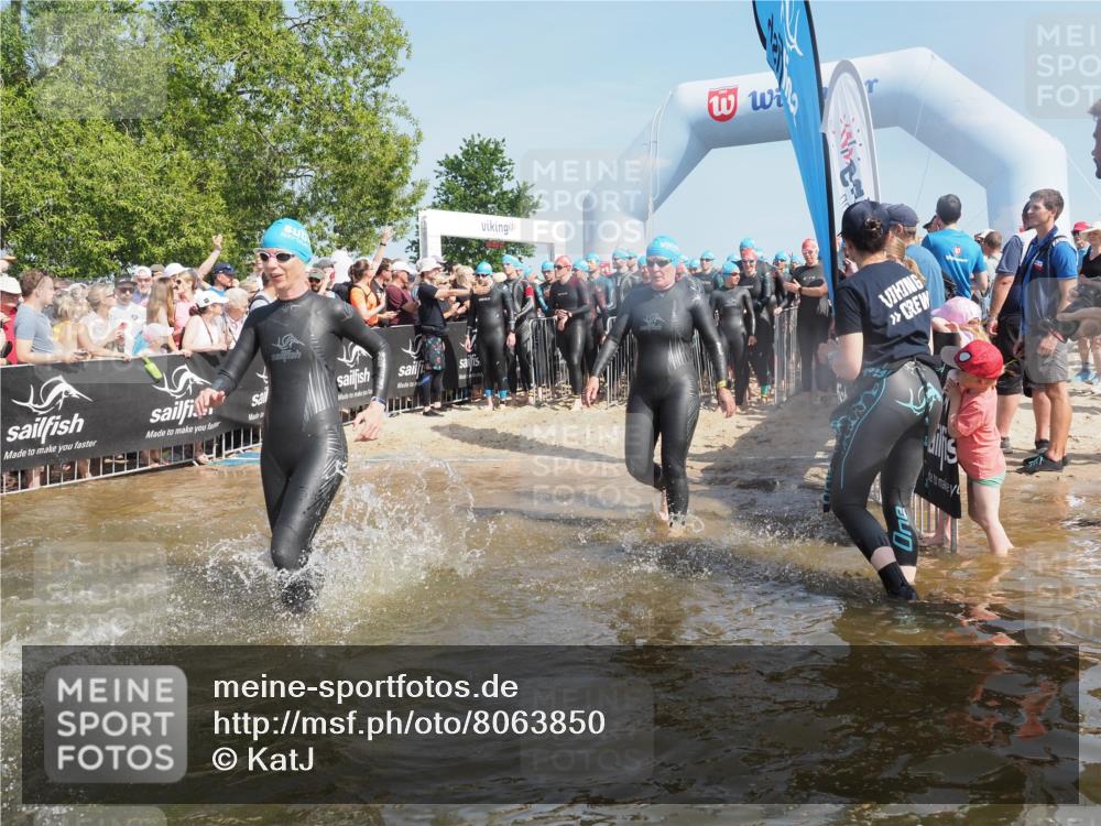22.06.2025 - Viking Triathlon KatJ http://msf.ph/oto/8063850 22.06.2025 10:03:31 Schwimmen 25, 42, 58, 88, 179, 182, 221, 251, 324, 332, 434, 454, 556, 645, 659 meine-sportfotos.de