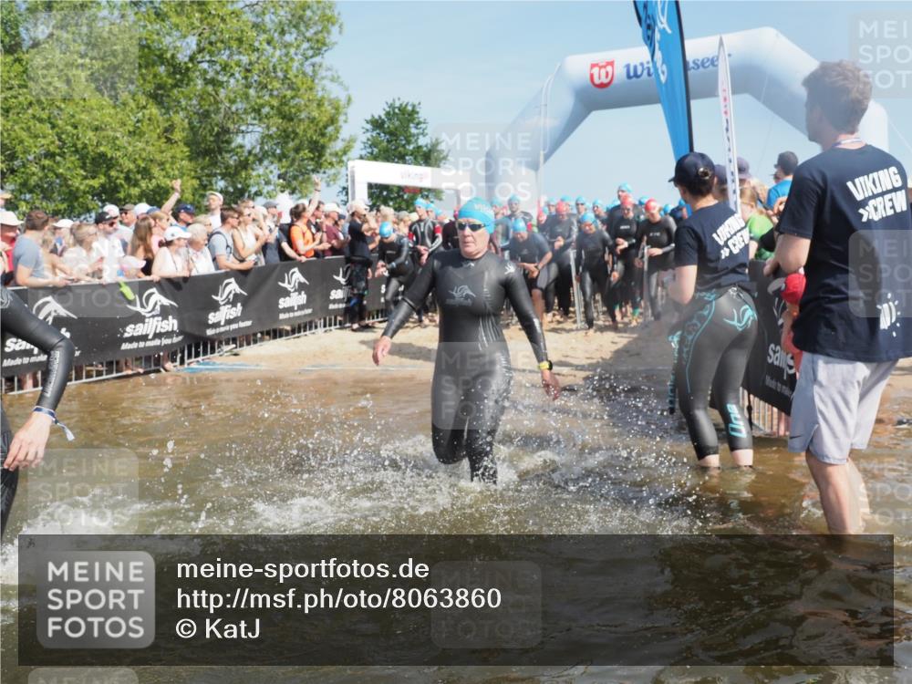 22.06.2025 - Viking Triathlon KatJ http://msf.ph/oto/8063860 22.06.2025 10:03:32 Schwimmen 25, 42, 58, 88, 179, 182, 221, 251, 324, 332, 434, 454, 556, 645, 659 meine-sportfotos.de