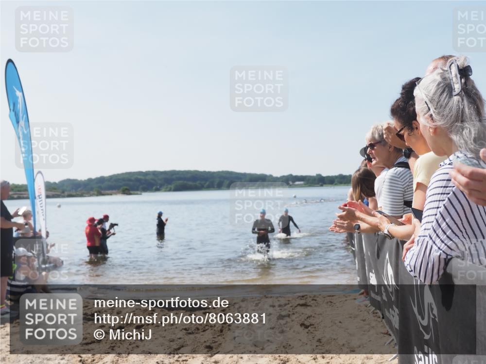 22.06.2025 - Viking Triathlon MichiJ http://msf.ph/oto/8063881 22.06.2025 10:26:17 Schwimmen 9, 526, 617 meine-sportfotos.de